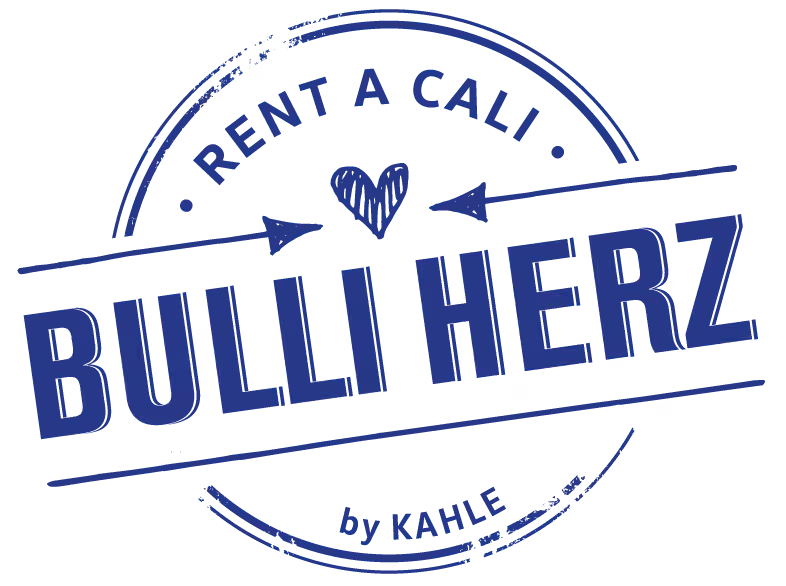Logo von Bulli Herz für Cali Camper-Vermietung, mit Herz und Pfeilen, by Kahle.