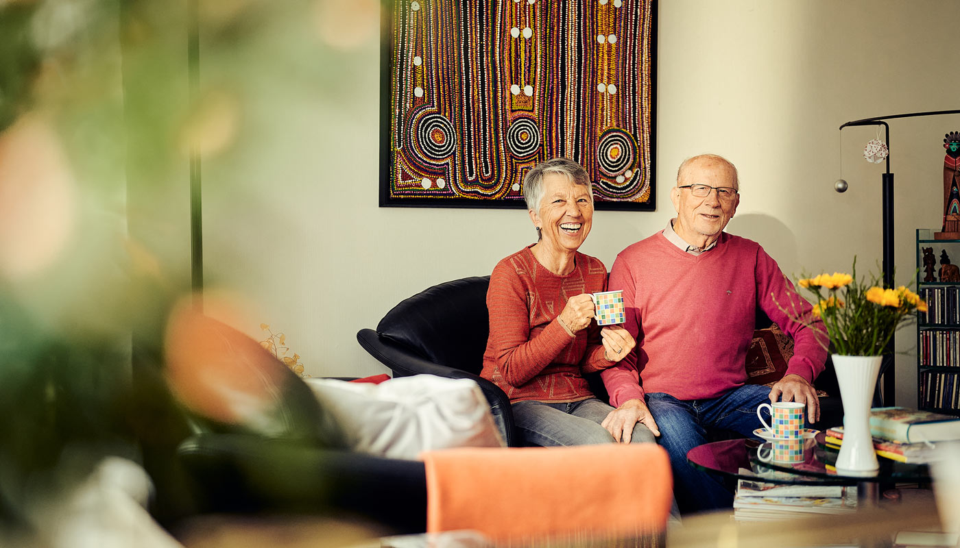 Bärbel und Guntram Willner in ihrem Wohnzimmer