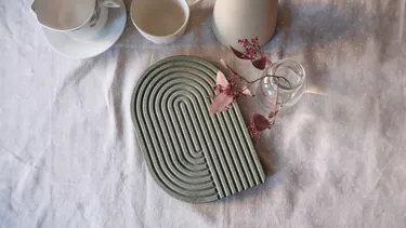 Gewinnen Sie ein nachhaltiges Schneidebrett CURVE.