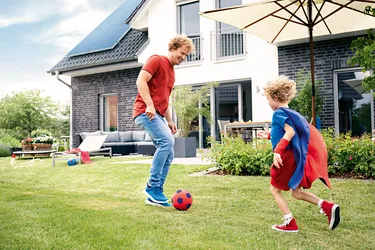 Junge_Vater_Fußball_PV