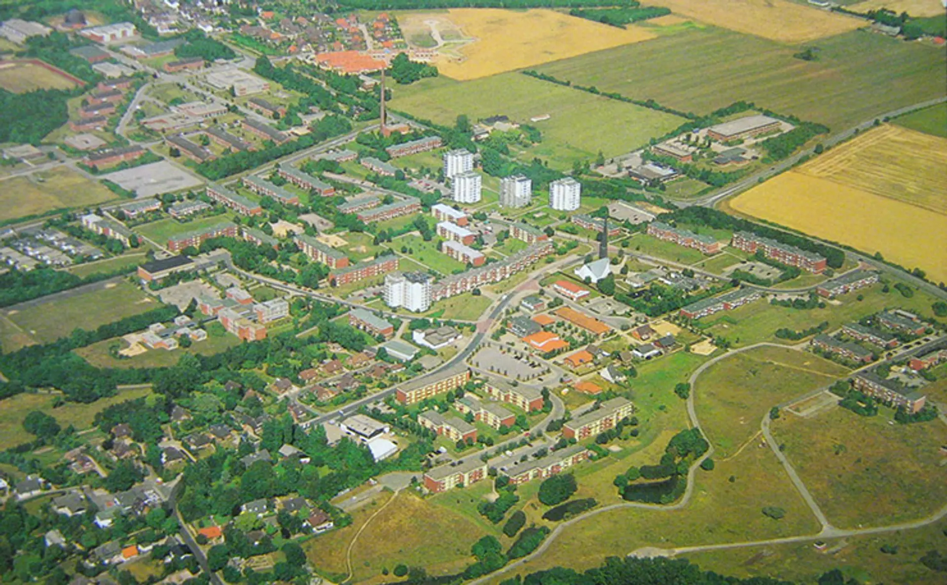 Wohngebiet Kappeln-Ellenberg, Luftbild Nachhaltige Wärmeversorgung mit Holz und Abwärme aus der örtlichen Biogasanlage in Kappeln Ellenberg