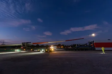 Windpark Transport bei Nacht 2