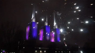Virtuelles Licht-Feuerwerk am HKW Linden