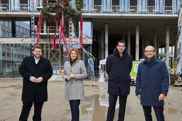 (c) hanova + Henning Stauch