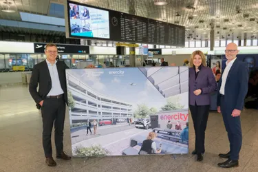 Dr. Martin Roll (Geschäftsführer HAJ), Dr. Susanna Zapreva (CEO enercity), Maik Blötz (Geschäftsführer HAJ)
