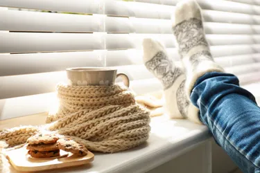 Socken auf Fensterbank