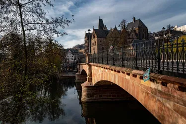 Marburg_AdobeStock_306438278