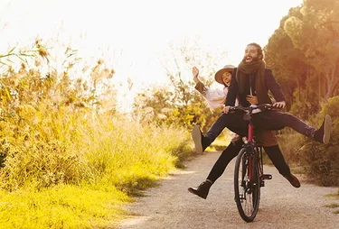 paar-auf-fahrrad