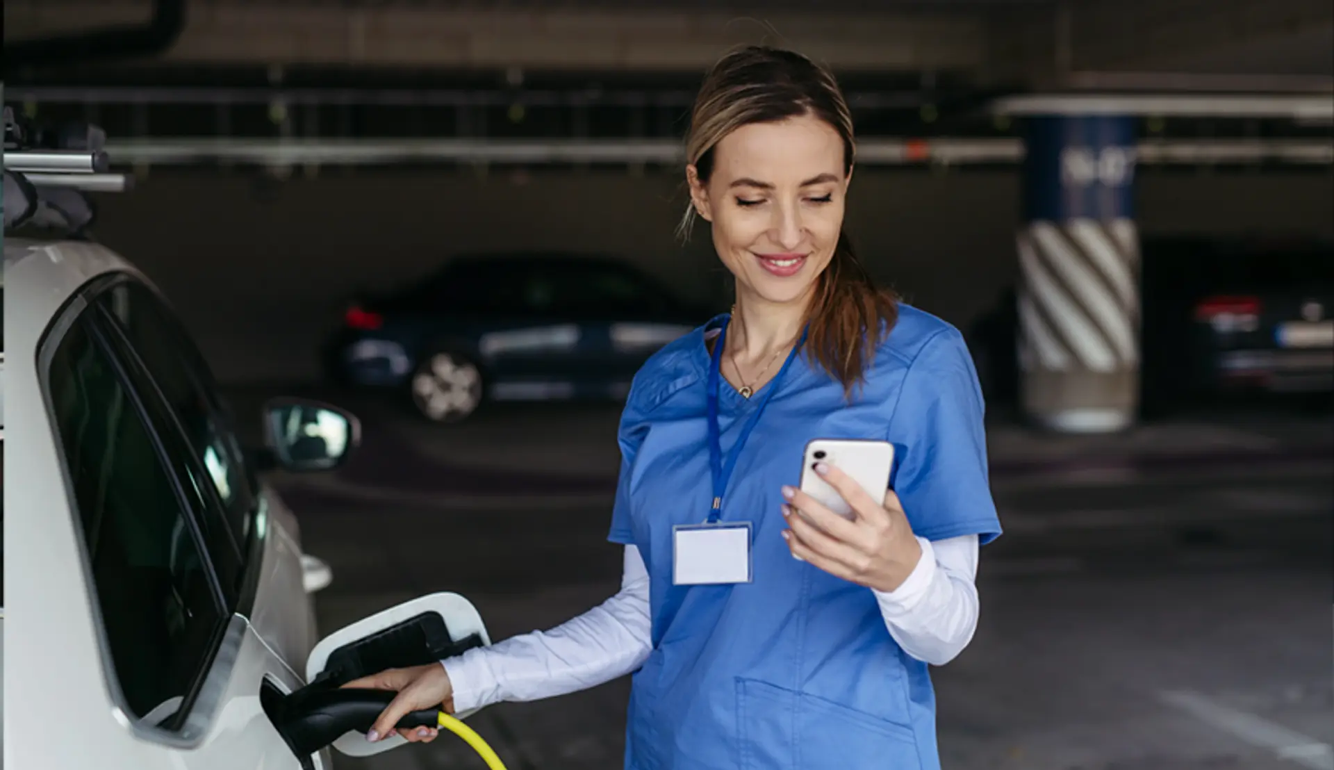 en_EMOB_BOX_Aerztin-laden_880x5082 (1) en_EMOB_BOX_Aerztin-laden_880x5082 (1)