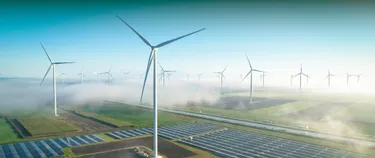 Windräder in der Landschaft