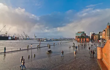Überschwemmung am Hamburger Hafen