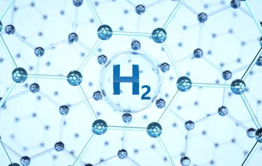 Wasserstoff kann mithilfe regenerativer Energien erzeugt, gut gespeichert und transportiert werden. Somit kann er als alternativer Brennstoff fossile Brennstoffe wie Erdöl, Kohle oder Erdgas ersetzen – und gilt dadurch als Hoffnungsträger der Energiewende.