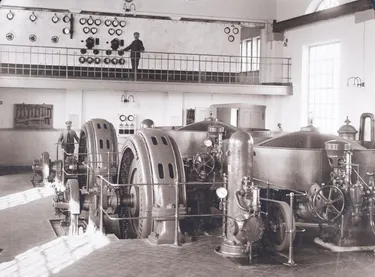 Mitarbeiter im Elektrizitätswerk in der Osterstraße um 1910.