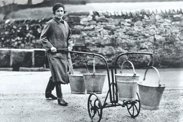 mobiler-Durstloescher_Vergessene-Berufe_GettyImages-947843172 [de]_1784B04D5DF_484839;3