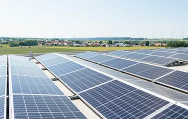 PV-Anlagen_Klimaziele-in-Niedersachsen_GettyImages-1438212598