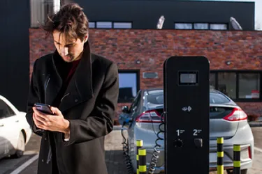 smartphonenutzung-ladesaeulen-bezahlsysteme