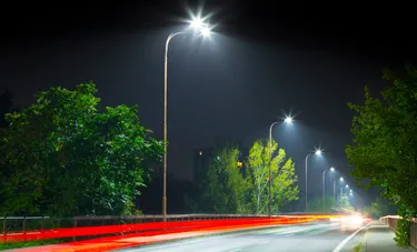 Straßenverkehr smarte Straßenlaternen