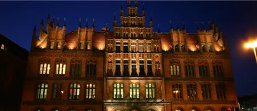 altes-rathaus-so-schoen-leuchtet-hannover