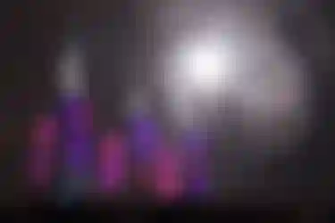 Dieses Bild zeigt das enercity-Heizkraftwerk in einer effektvollen Lichtershow.
