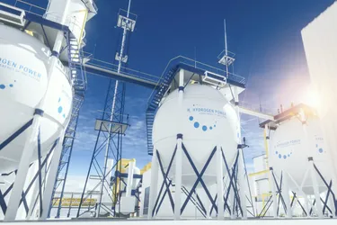 Nahaufnahme dreier Wasserstoffspeicher