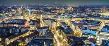 Hannover bei Nacht von oben.