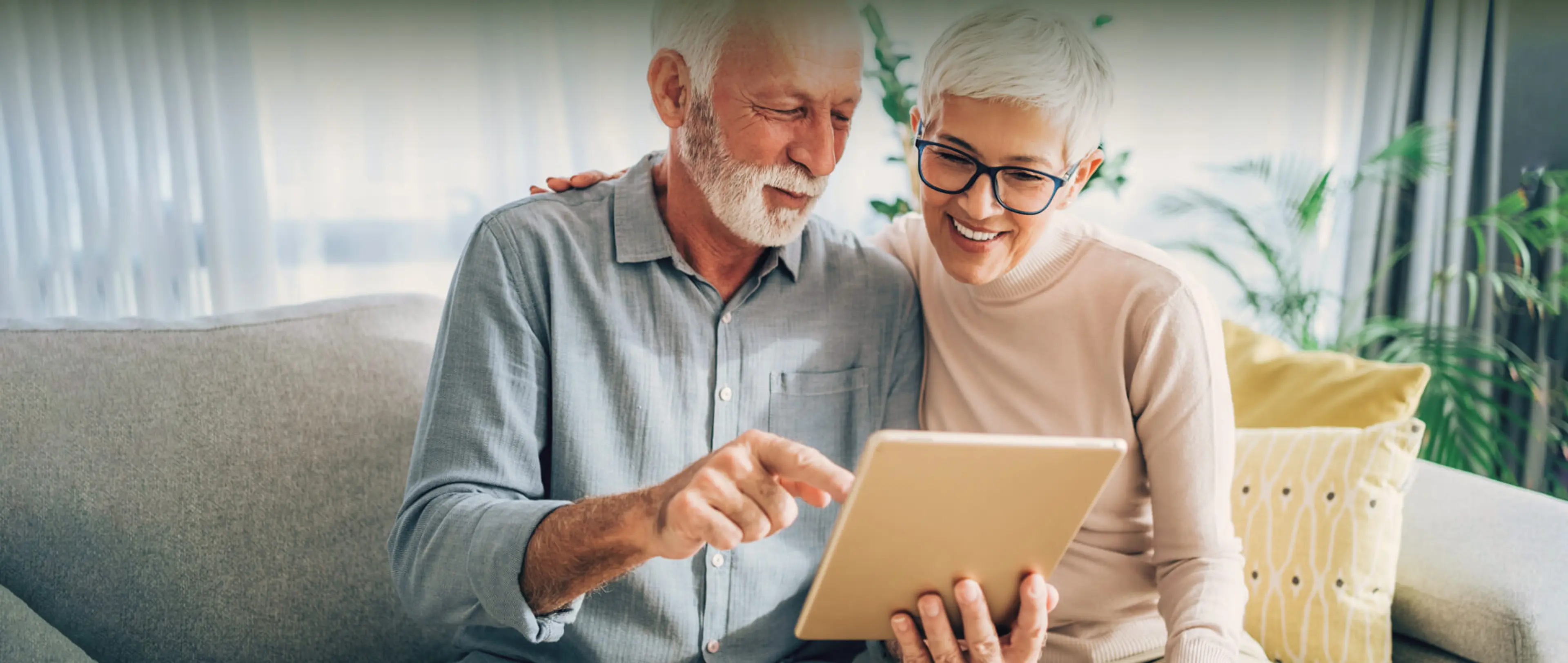 Ehepaar auf dem Sofa Ehepaar auf dem Sofa