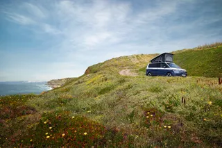 Campervan an der Küste