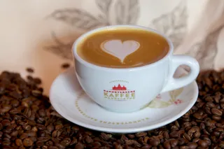 Kaffeetasse mit Herzmuster